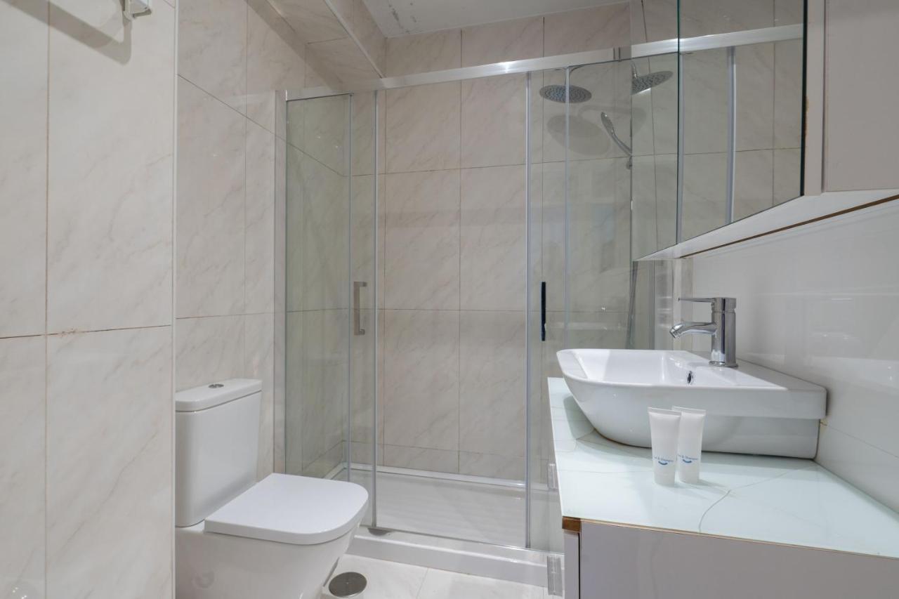 Carolina Roomy & Modern Apartment Порто Екстериор снимка